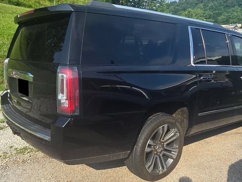 Used 2018 GMC Yukon XL Denali w/ Denali Ultimate Package AWD/4WD image 5