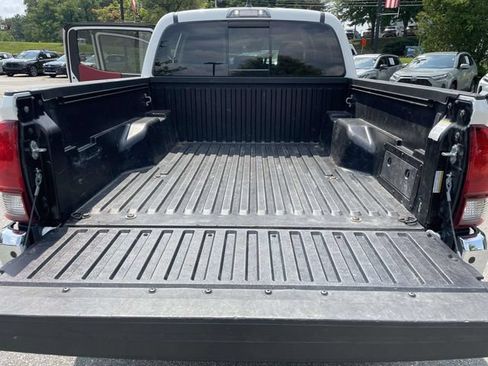 Used 2023 Toyota Tacoma SR5 AWD/4WD image 10