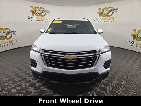 Used 2022 Chevrolet Traverse LT FWD image 2