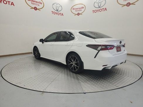 Used 2024 Toyota Camry SE image 6