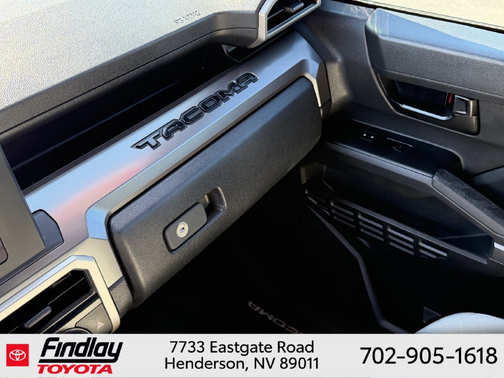 Used 2025 Toyota Tacoma SR5 AWD/4WD image 27
