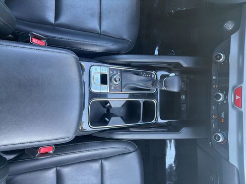 Used 2020 Kia Telluride LX AWD/4WD image 24