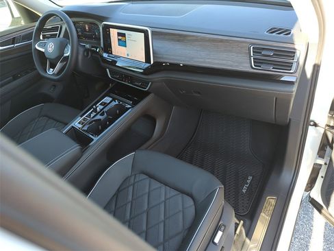 New 2026 Volkswagen Atlas SEL Premium R-Line image 23