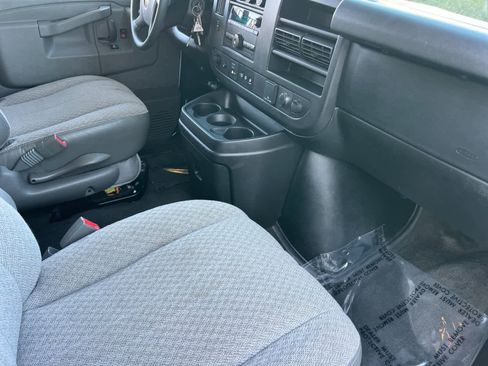 Used 2017 Chevrolet Express 3500 LT w/ LT Preferred Equipment Group image 18