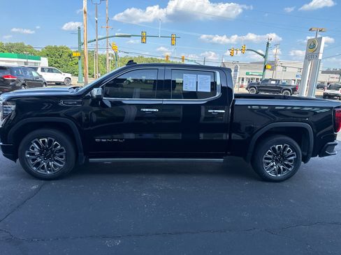 Used 2023 GMC Sierra 1500 Denali Ultimate AWD/4WD image 7