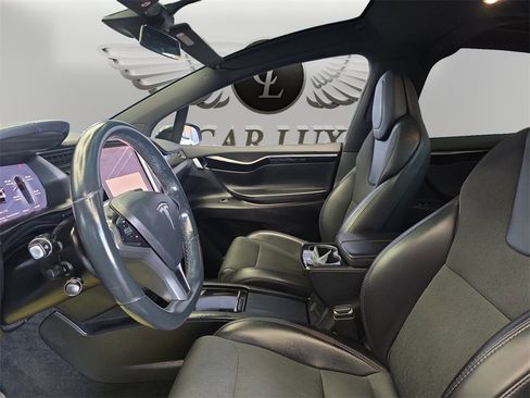 Used 2018 Tesla Model X 75D image 9