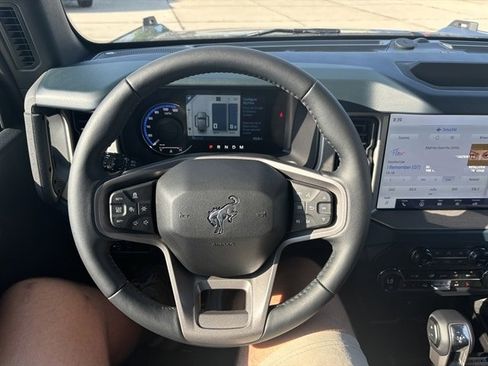Used 2024 Ford Bronco Outer Banks image 18