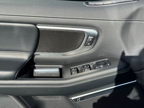 Used 2025 Ford Expedition Platinum w/ Stealth Appearance Package image 23