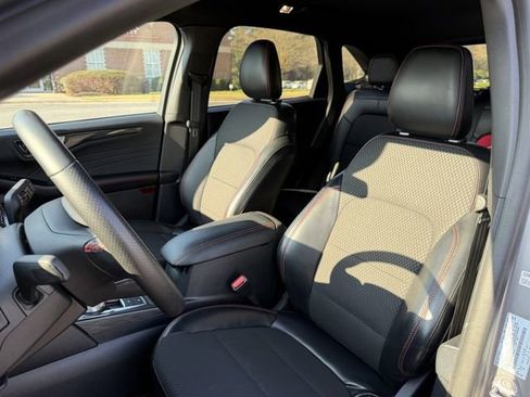 Used 2024 Ford Escape ST-Line image 13