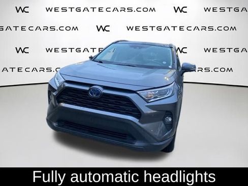 Used 2021 Toyota RAV4 XLE Premium image 8