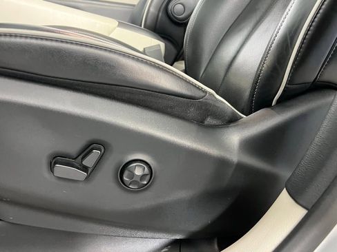 Used 2024 Chrysler Pacifica Limited image 22