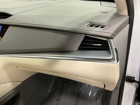 Used 2023 Cadillac XT5 Premium Luxury w/ Technology Package image 16