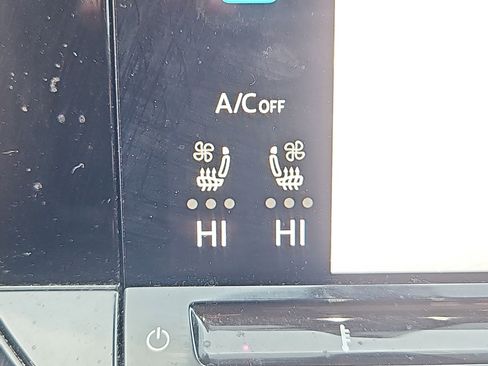 Certified 2024 Volkswagen Atlas SE image 12