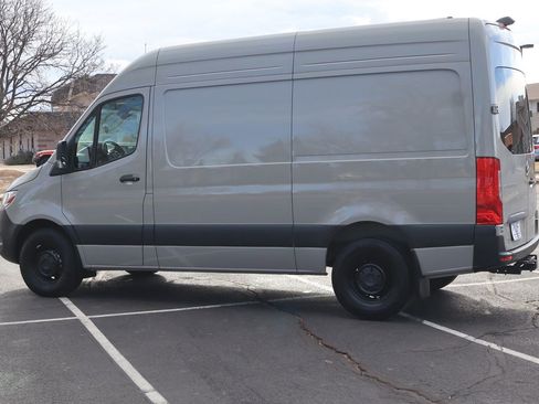 Used 2024 Mercedes-Benz Sprinter 2500 image 8