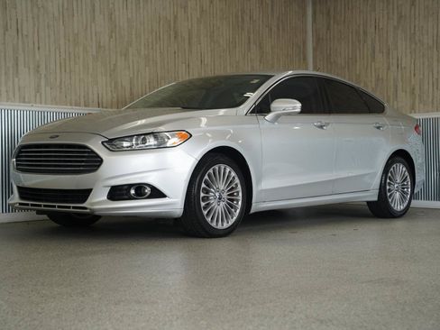Used 2016 Ford Fusion Titanium FWD image 4