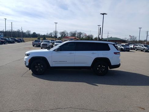 Used 2023 Jeep Grand Cherokee L Limited w/ Black Appearance Package image 4