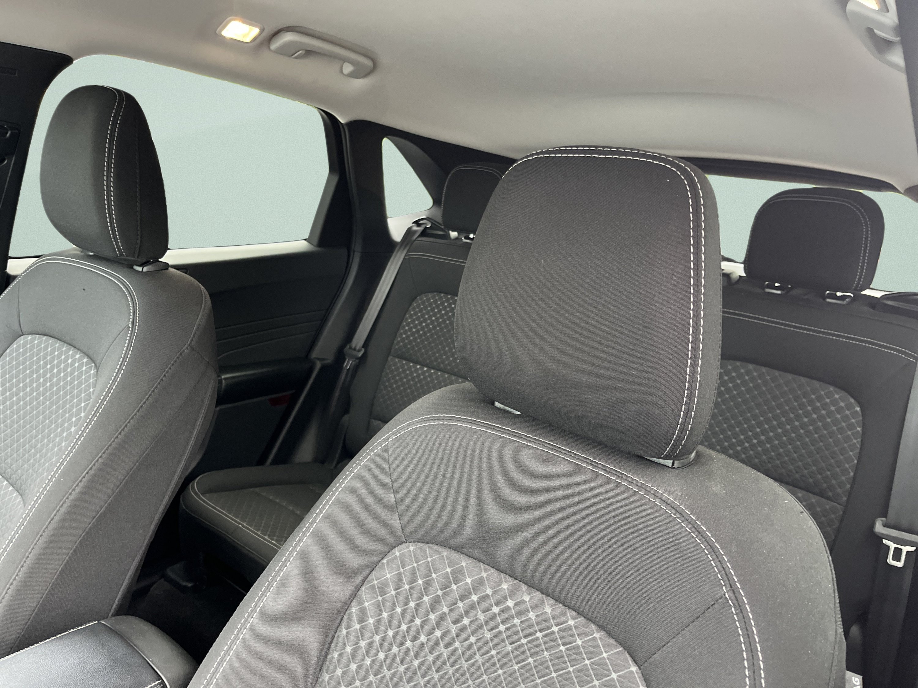 Used 2025 Ford Escape Active AWD/4WD image 13