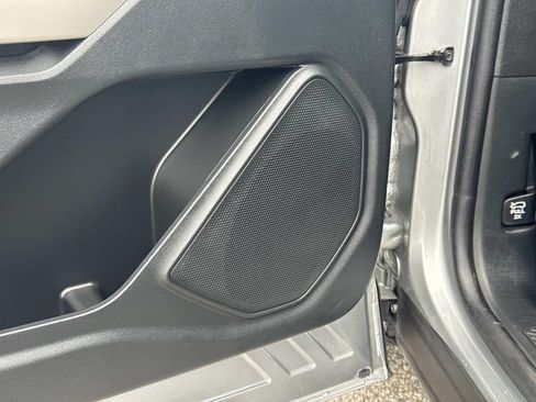 Certified 2023 Ford Explorer XLT RWD image 21