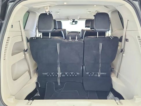 Used 2022 Chrysler Pacifica Touring-L image 19