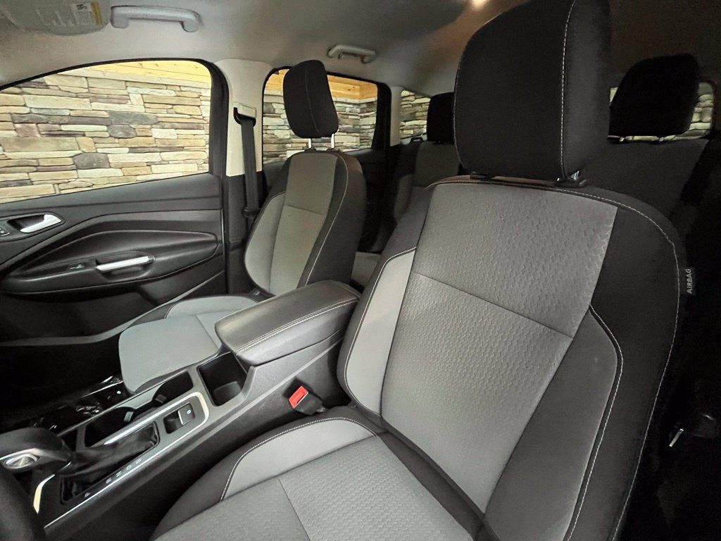 Used 2019 Ford Escape SE AWD/4WD image 16