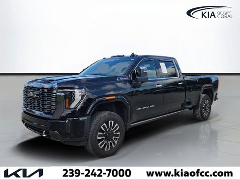 Used 2024 GMC Sierra 3500 Denali Ultimate AWD/4WD image 1