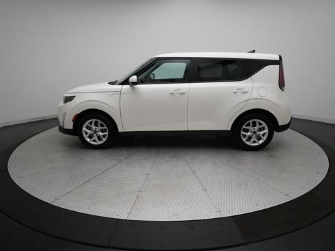 Certified 2023 Kia Soul LX w/ LX Technology Package image 23