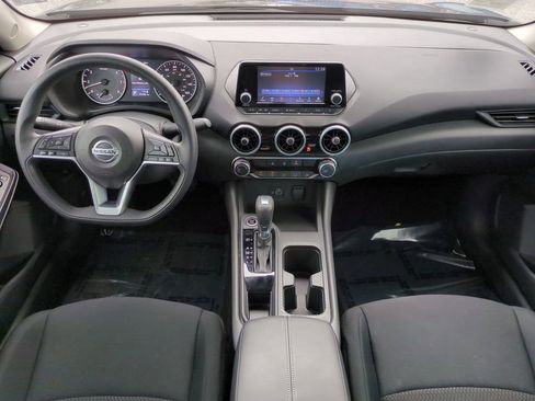 Certified 2022 Nissan Sentra S image 14