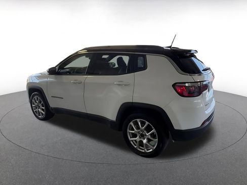 Used 2025 Jeep Compass Limited image 14