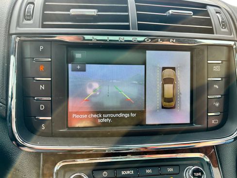 Used 2019 Lincoln Continental Reserve AWD/4WD image 26