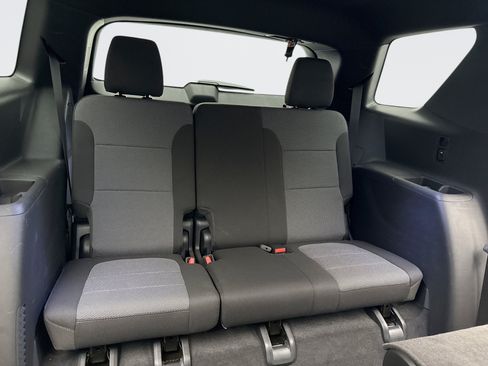 Used 2023 Chevrolet Traverse LT w/ LPO, Floor Liner Package AWD/4WD image 21