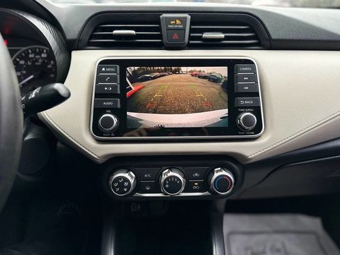 Used 2021 Nissan Versa SV image 25