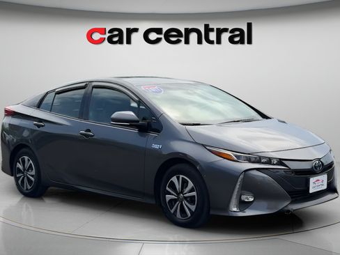 Used 2017 Toyota Prius Prime Advanced FWD image 7