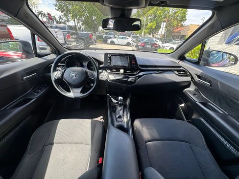 Used 2018 Toyota C-HR XLE FWD image 15