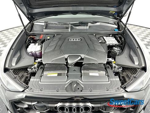 Used 2025 Audi Q8 Prestige image 45