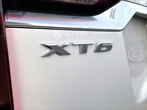 Used 2023 Cadillac XT6 Premium Luxury image 8