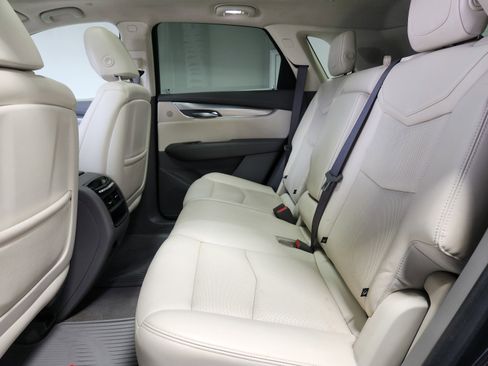 Used 2018 Cadillac XT5 Premium Luxury image 13