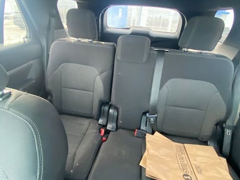 Used 2018 Ford Explorer XLT image 12