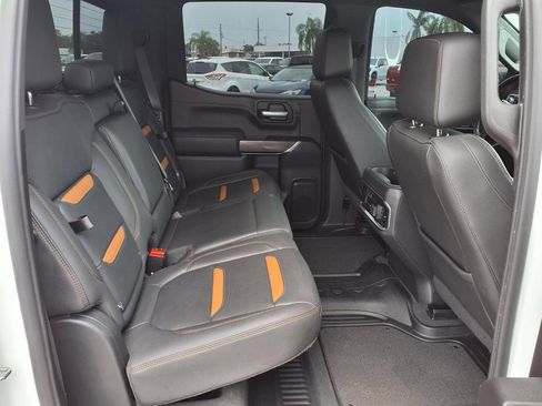Used 2021 GMC Sierra 1500 AT4 w/ AT4 Value Package AWD/4WD image 17