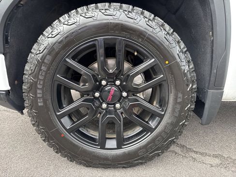 Used 2023 GMC Sierra 1500 Elevation image 14