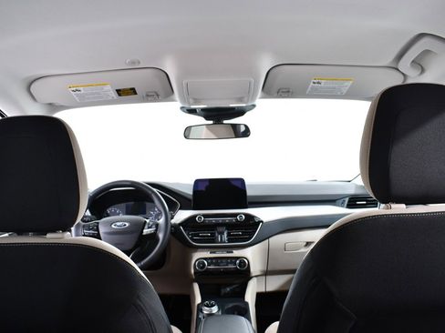 Used 2022 Ford Escape SE w/ Cold Weather Package image 17