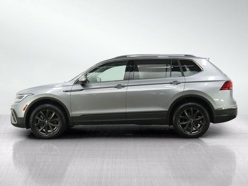 Used 2022 Volkswagen Tiguan SE AWD/4WD image 2