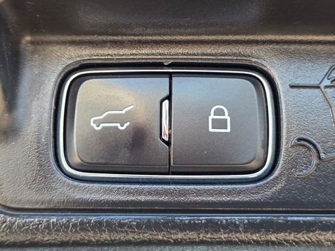 Used 2022 Ford Explorer XLT w/ Equipment Group 202A image 13