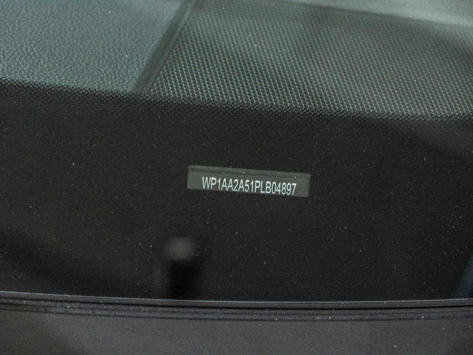 Certified 2023 Porsche Macan AWD/4WD image 28