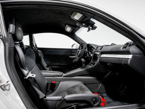 Used 2021 Porsche 718 Cayman GT4 image 27