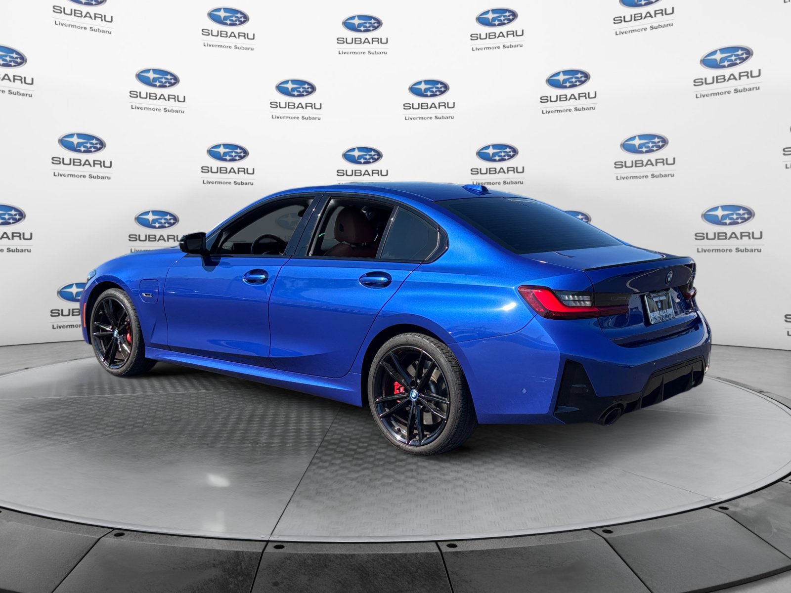 Used 2023 BMW 330e w/ M Sport Package RWD image 5