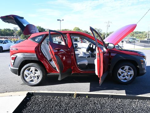 New 2026 Hyundai Kona SE image 14