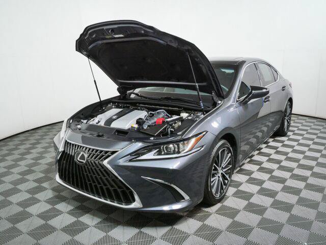 Used 2025 Lexus ES 350 w/ Premium Package FWD image 32