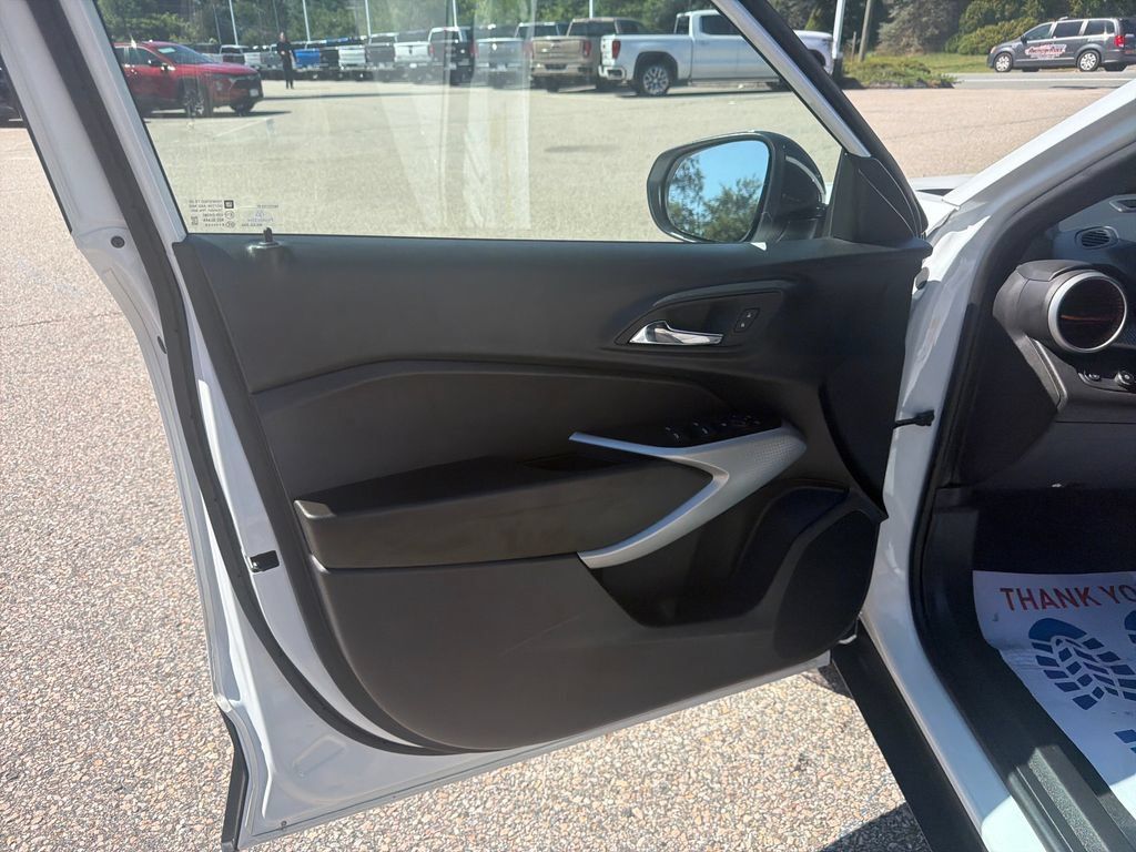 Certified 2026 Chevrolet Trax RS w/ Driver Confidence Package FWD image 10