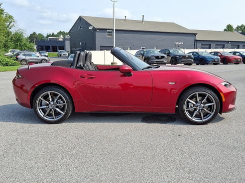 Certified 2021 MAZDA MX-5 Miata Grand Touring RWD image 12
