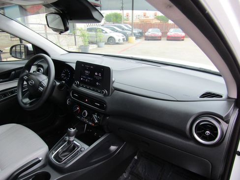 Used 2023 Hyundai Kona SEL image 10